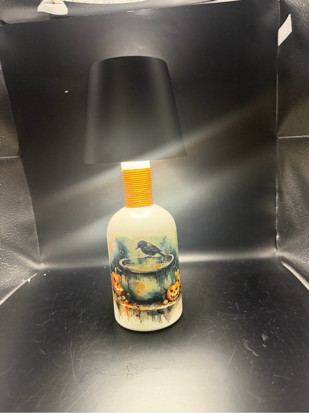 Handmade Halloween Cauldron & Crow Lamp – Pumpkin Spooky Décor